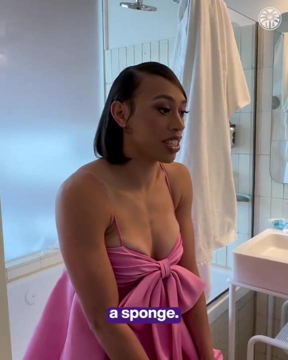 以后就當(dāng)你的球迷了這位WNBA新秀妹子，身材也是相當(dāng)炸裂